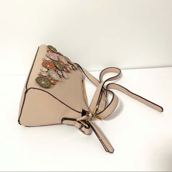 Super Cute Flowers Crossbody Bag - Picture 5 of 7